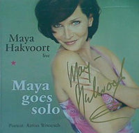 Maya goes Solo Maya Hakvoort