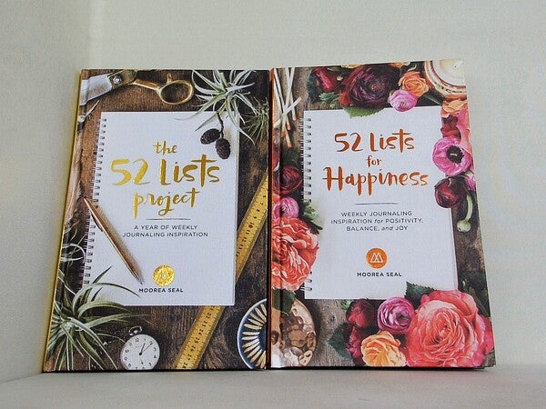 The 52 Lists Project: A Year of Weekly Journaling Inspiration  Seal  Moorea ２点。