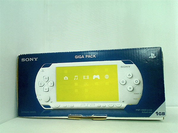 PSP PSP「プレイステーション・ポータブル」ギガパック セラミック・ホワイト PSP-1000G1CW 未定