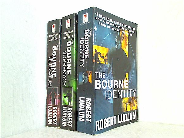 The Bourne Trilogy Robert Ludlum ３点。